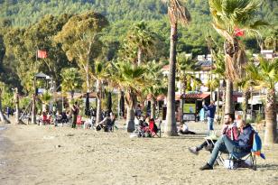 Sıcak Hava Plajı Doldurdu